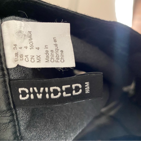 Zip front faux leather mini skirt - Picture 3 of 3